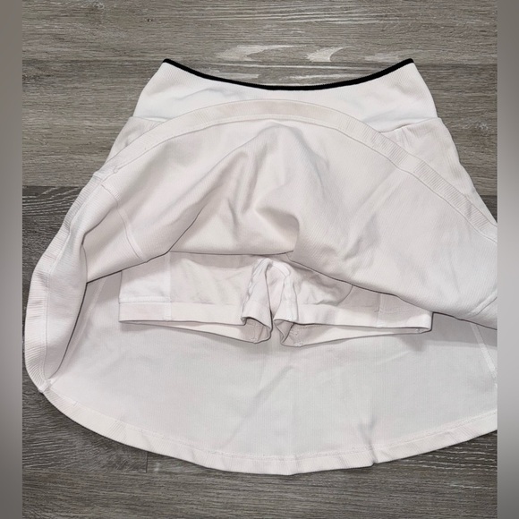 Fabletics Seamless Flounce Skirt size S - Picture 9 of 10